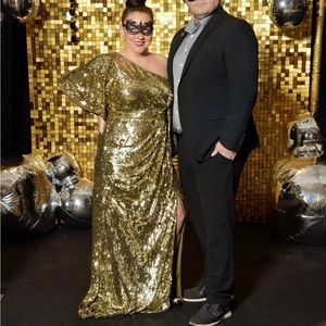 Mac Duggal EMBELLISHED CAP SLEEVE COWL NECK TRUMPET GOWN